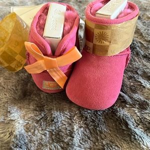 New w/o box UGG PURE Jesse Baby Boots U.S. Size 2/3
